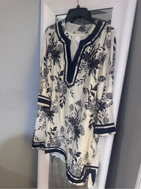entro Navy & Cream Floral Split-Neck dress